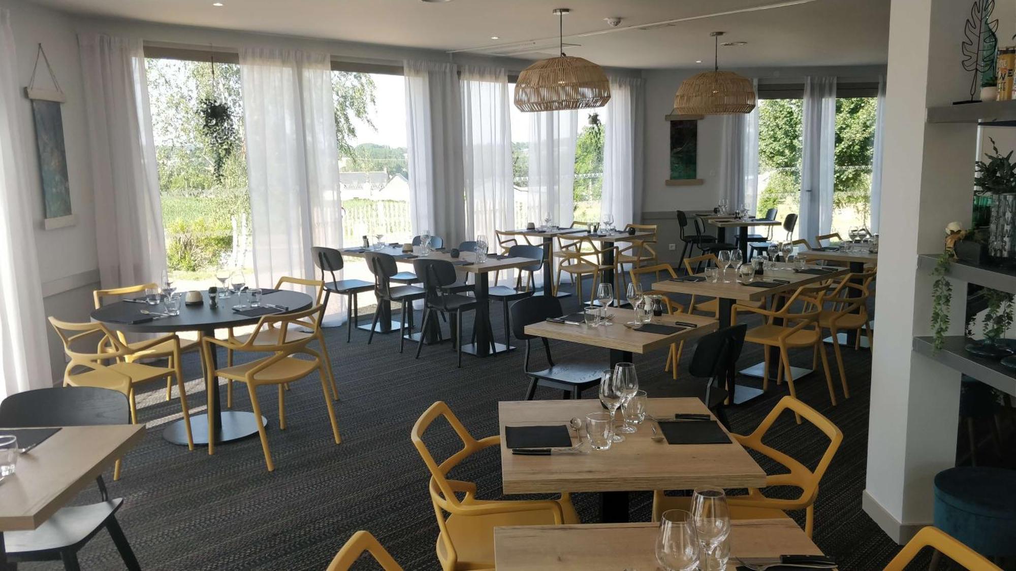 Étrelles Brit Hotel Au Pays De Vitre מראה חיצוני תמונה